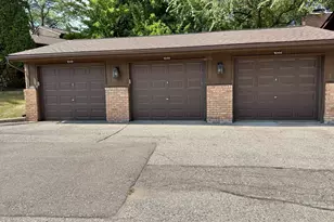 1046 Greenhills Dr, Ann Arbor, MI 48105 - Photo 41