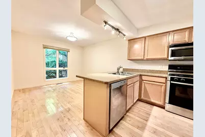 1046 Greenhills Drive, Ann Arbor, MI 48105 - Photo 9