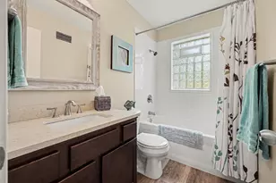 2559 Foster Ave NE, Grand Rapids, MI 49505 - Photo 17