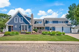 441 Ridgeway St, Saint Joseph, MI 49085 - Photo 1