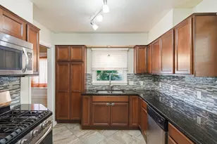 1181 Kay Pkwy, Ann Arbor, MI 48103 - Photo 5
