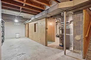 1181 Kay Pkwy, Ann Arbor, MI 48103 - Photo 17