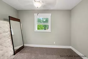 1107 Lancelot Dr, Muskegon, MI 49445 - Photo 19