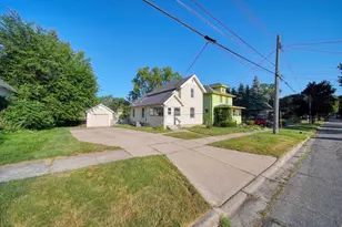 622 Kennedy St, Jackson, MI 49202 - Photo 1