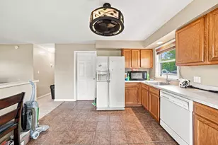 18799 Koester St, Riverview, MI 48193 - Photo 13