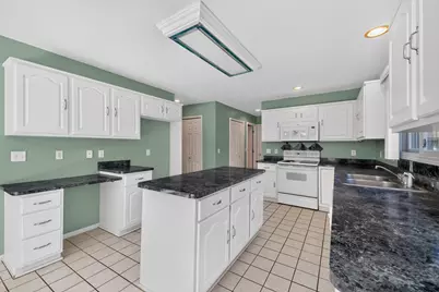 13601 Chestnut Lane, Taylor, MI 48180 - Photo 11