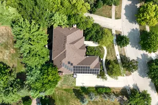 22279 Brockshire St, Novi, MI 48375 - Photo 3