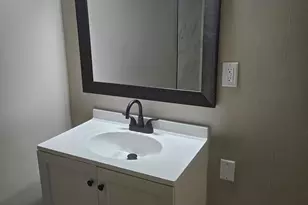 709 N Locust St, Adrian, MI 49221 - Photo 9