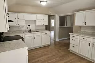 709 N Locust St, Adrian, MI 49221 - Photo 3