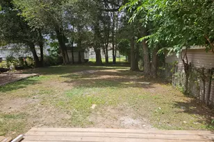 709 N Locust St, Adrian, MI 49221 - Photo 13