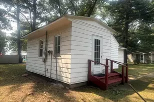1709 Pine St, Newaygo, MI 49337 - Photo 3