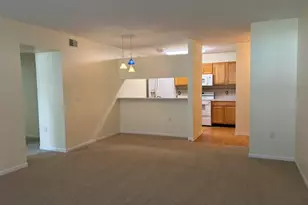 2736 S Knightsbridge Cir, Ann Arbor, MI 48105 - Photo 3