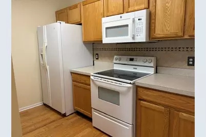 2736 S Knightsbridge Circle, Ann Arbor, MI 48105 - Photo 5