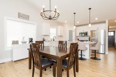 1423 N Village Circle, Kalamazoo, MI 49009 - Photo 15