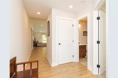 1423 N Village Circle, Kalamazoo, MI 49009 - Photo 5