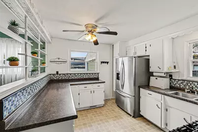 147 E Southfield Drive, Jackson, MI 49203 - Photo 3