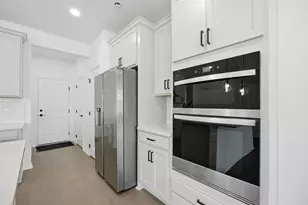 5574 E Spaniel Dr, Ann Arbor, MI 48108 - Photo 9