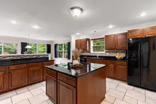 9354 Stratford Woods Trail, Kalamazoo, MI 49009 - Photo 7
