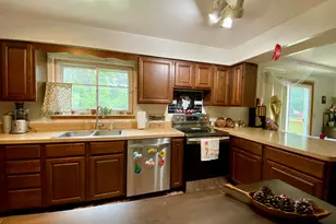 9070 Walnut Dr, Whitmore Lake, MI 48189 - Photo 7