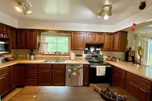 9070 Walnut Dr, Whitmore Lake, MI 48189 - Photo 7