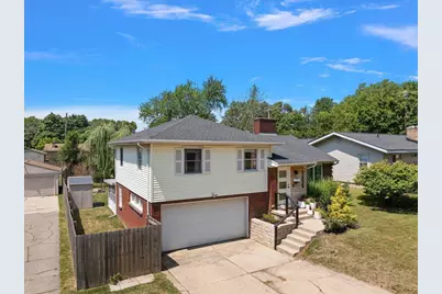 1555 Carlton Avenue NE, Grand Rapids, MI 49505 - Photo 5