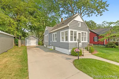 117 S Park Street, Zeeland, MI 49464 - Photo 3