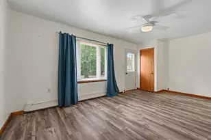 243 Creekview Dr, Battle Creek, MI 49037 - Photo 5