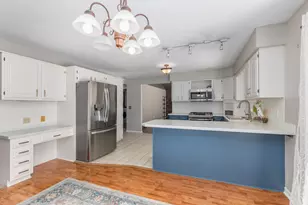 2543 Glencairin Dr NW, Grand Rapids, MI 49504 - Photo 11