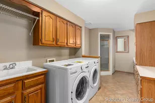 2543 Glencairin Dr NW, Grand Rapids, MI 49504 - Photo 35