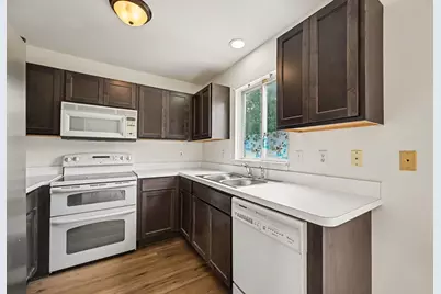 8433 Barrington Drive, Ypsilanti, MI 48198 - Photo 9