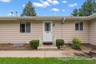 5891 Leisure S Dr SE, Grand Rapids, MI 49548 - Photo 7