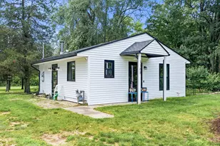 7188 E Beach Dr, South Haven, MI 49090 - Photo 3