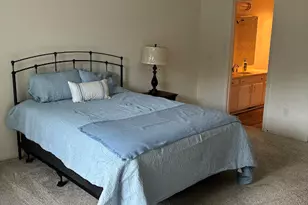 4040 Greenleaf Cir, Kalamazoo, MI 49008 - Photo 7