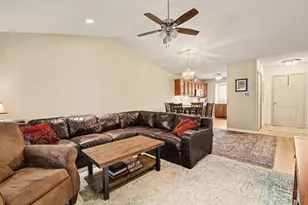 3124 Maple Villa Dr SE, Grand Rapids, MI 49508 - Photo 5