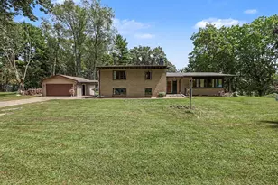 8550 N Meridian Rd, Pleasant Lake, MI 49272 - Photo 35