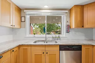 2228 Medford Rd, Ann Arbor, MI 48104 - Photo 11