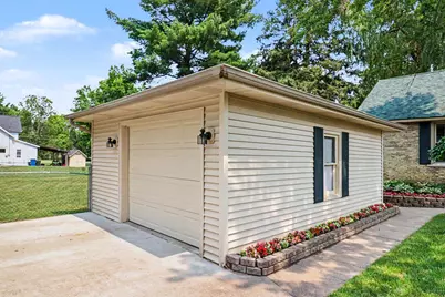 136 W Church Avenue, Reed City, MI 49677 - Photo 17