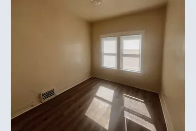 864 Highland Avenue, Benton Harbor, MI 49022 - Photo 11