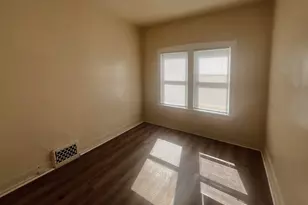 864 Highland Ave, Benton Harbor, MI 49022 - Photo 11