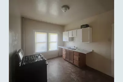 864 Highland Avenue, Benton Harbor, MI 49022 - Photo 7