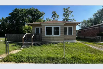 864 Highland Avenue, Benton Harbor, MI 49022 - Photo 1