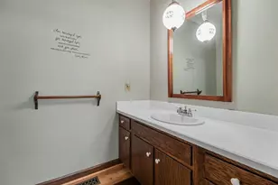 8569 Roundhill Ct, Saline, MI 48176 - Photo 43