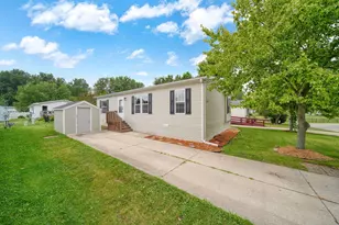 520 Missouri River Ct, Adrian, MI 49221 - Photo 1