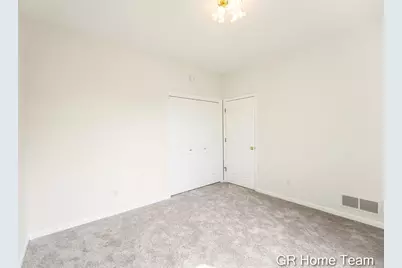1059 Greenwood Forest SE, Grand Rapids, MI 49546 - Photo 33