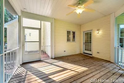 1059 Greenwood Forest SE, Grand Rapids, MI 49546 - Photo 21
