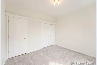 1059 Greenwood Forest SE, Grand Rapids, MI 49546 - Photo 31