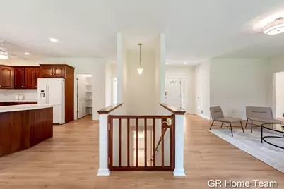 1059 Greenwood Forest SE, Grand Rapids, MI 49546 - Photo 13
