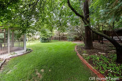 1059 Greenwood Forest SE, Grand Rapids, MI 49546 - Photo 47