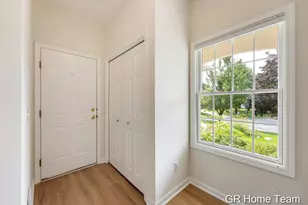 1059 Greenwood Forest SE, Grand Rapids, MI 49546 - Photo 37