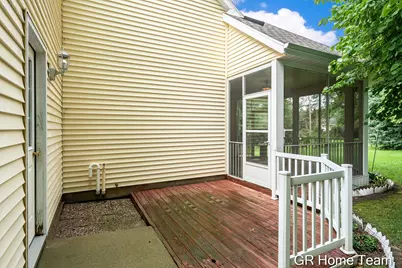 1059 Greenwood Forest SE, Grand Rapids, MI 49546 - Photo 53